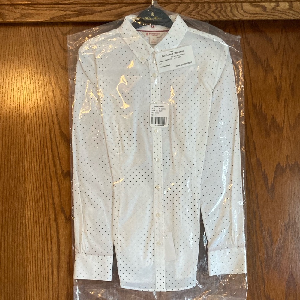 NWT Brooks Brothers Red Fleece Whit Button-Up Shirt w/ Navy Micro Dots, size 6